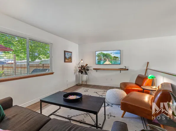 1906 E Lakeside Ave, Coeur D Alene, ID 83814