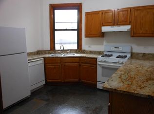2450 W Division St APT 2F, Chicago, IL 60622