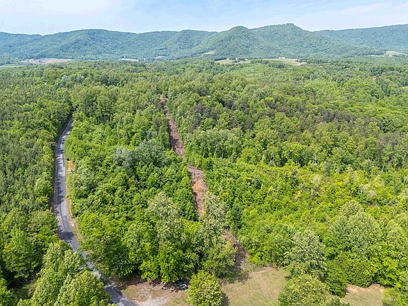 3rd image of 928 Ahart Ridge Rd