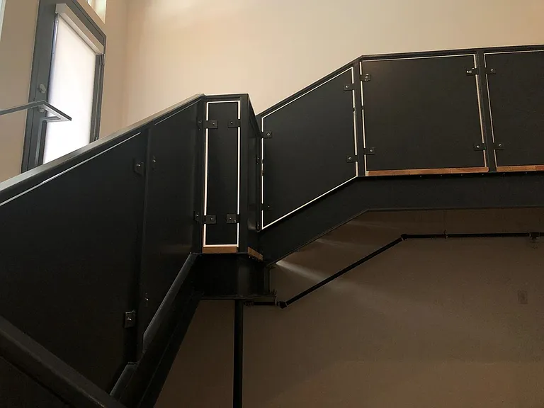Luna — Photo 23