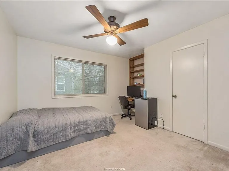 1203 Hardwood Ln — Photo 10