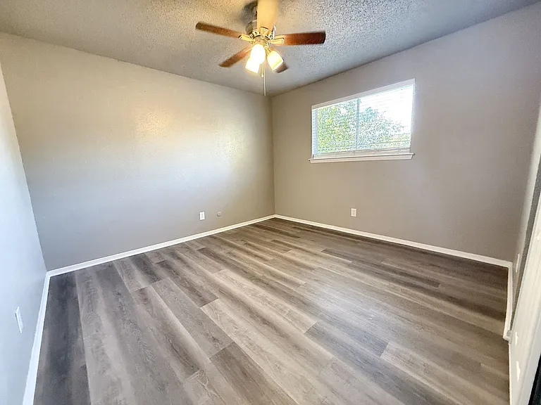 2625 Santiago Cir — Photo 11