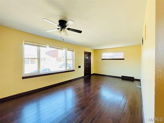 3rd image of 4544 Elmbank Ave