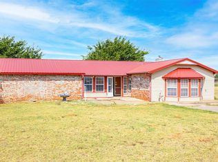 11821 N 1860th Rd, Sayre, OK 73662