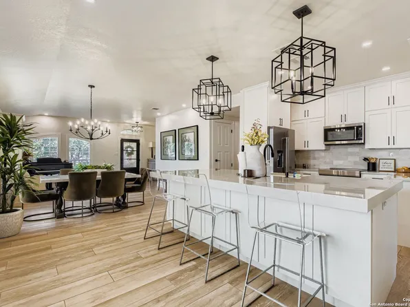 1302 Brook Blf, San Antonio, TX 78248