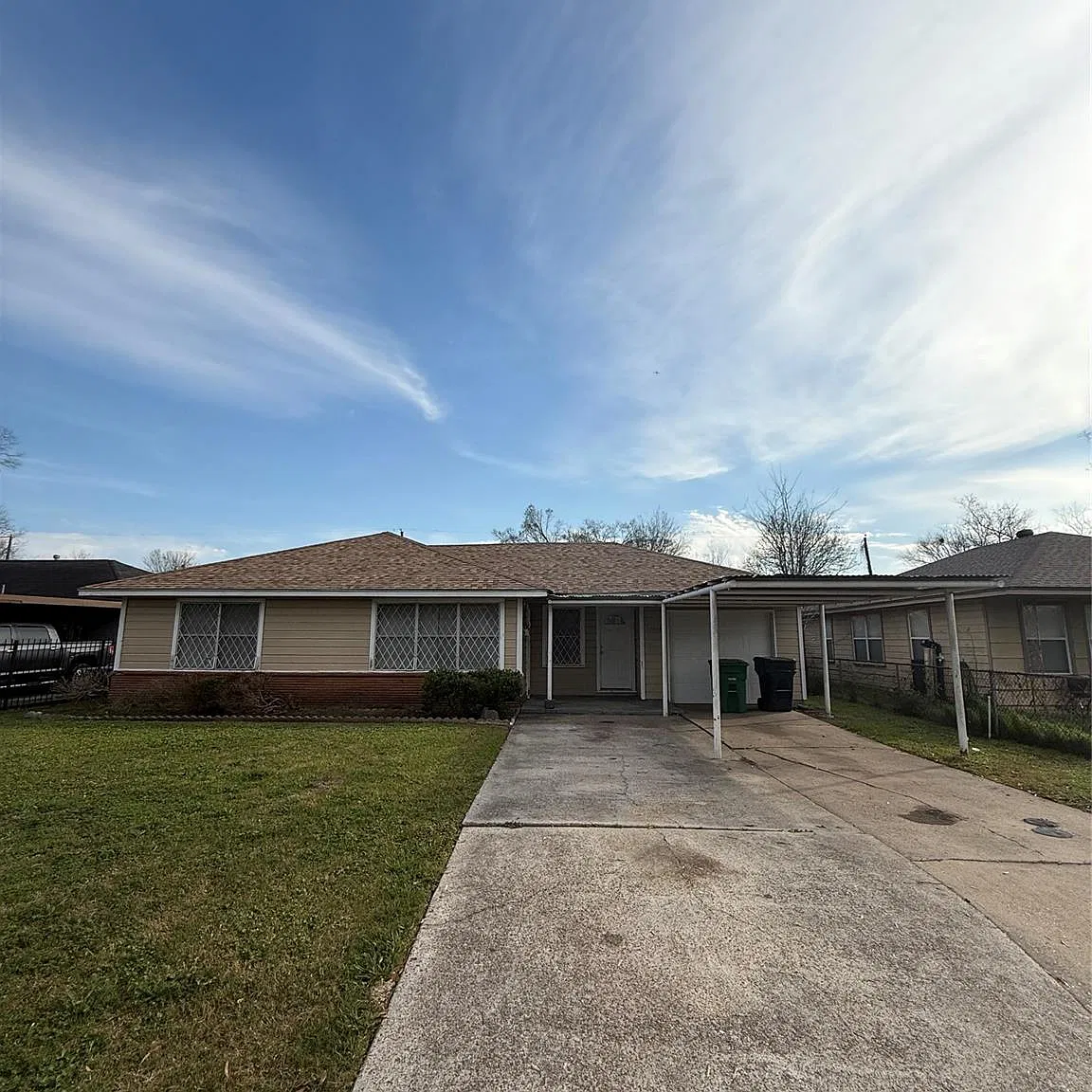 4 bed, 1.5 bath, 1271 sqft, $1,800 — Photo 1