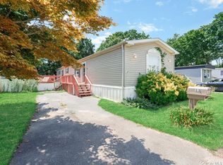 13 Mindy Lane, Bohemia, NY 11716