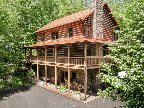 4705 Yowell Ln, Marshall, VA 20115