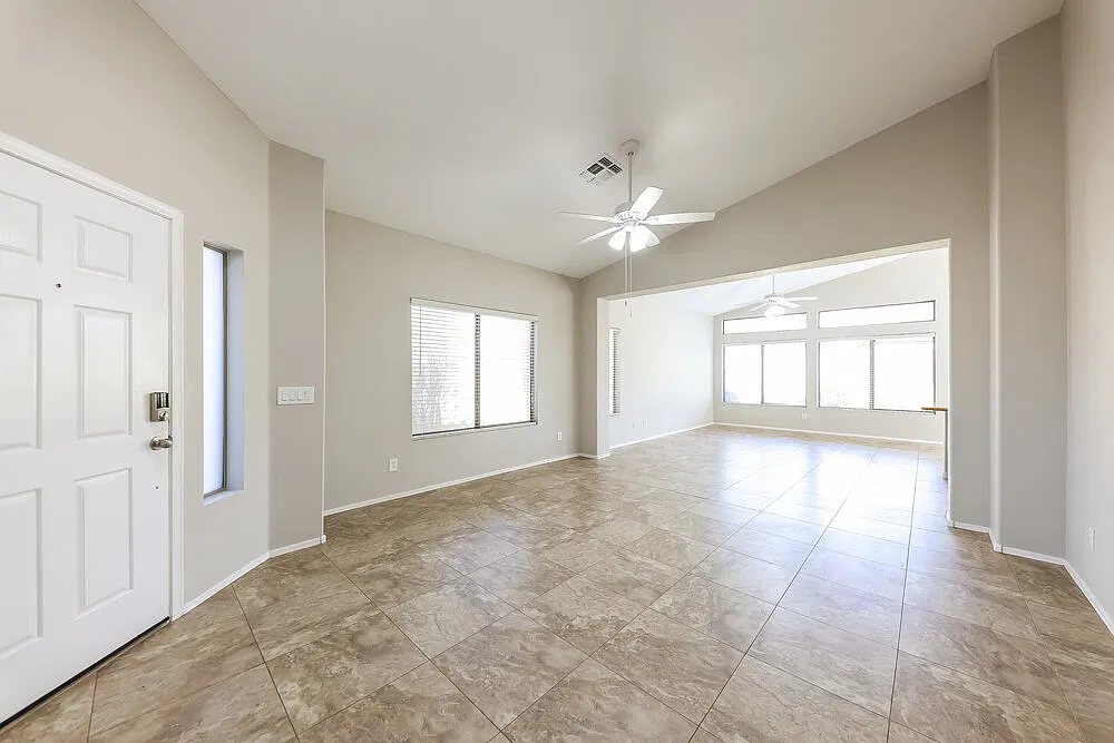 3 bed, 2.0 bath, 1672 sqft, $2,270 — Photo 3