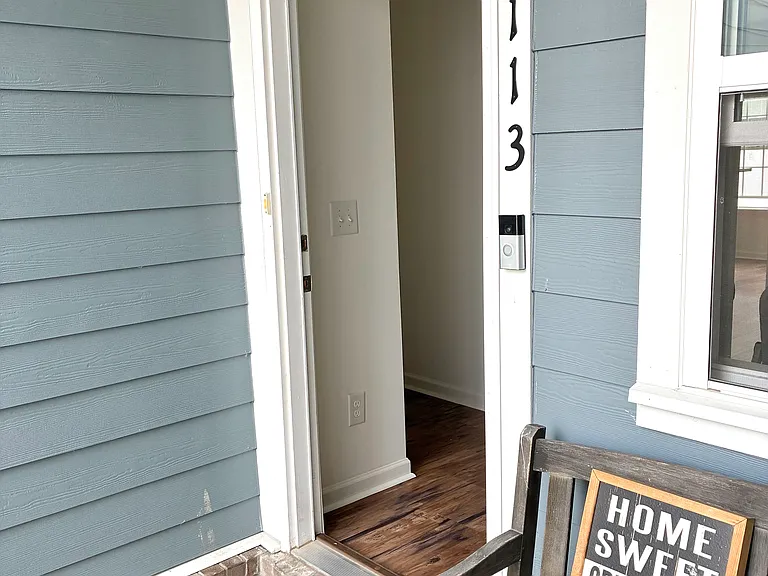 113 Bergen Dr — Photo 2