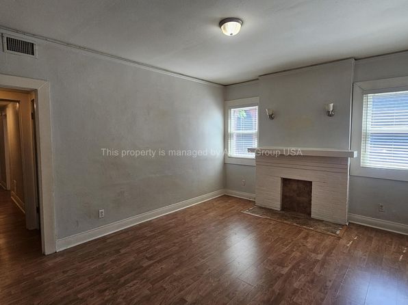 2653 College St #2653