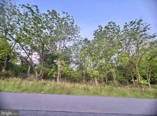 1462 W Wynonah Dr, Auburn, PA