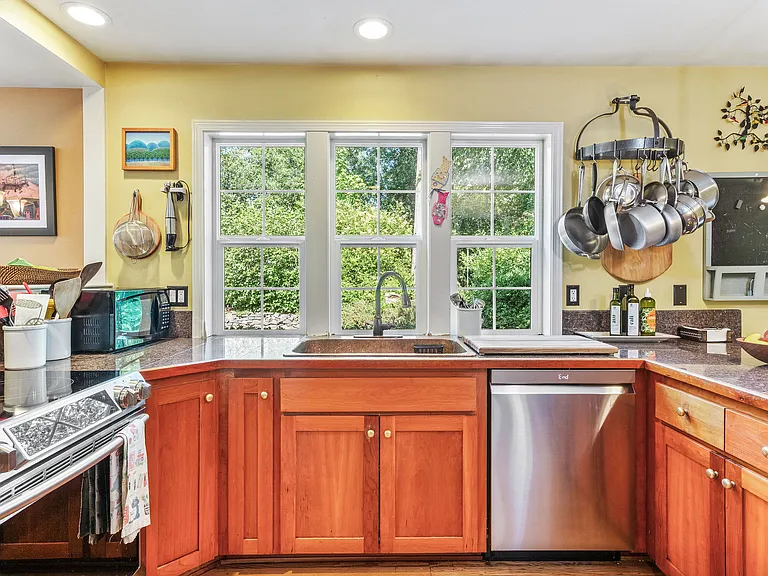 2178 Douglas Dr NE — Photo 13