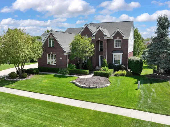 2352 Nickelby Dr, Shelby Township, MI 48316