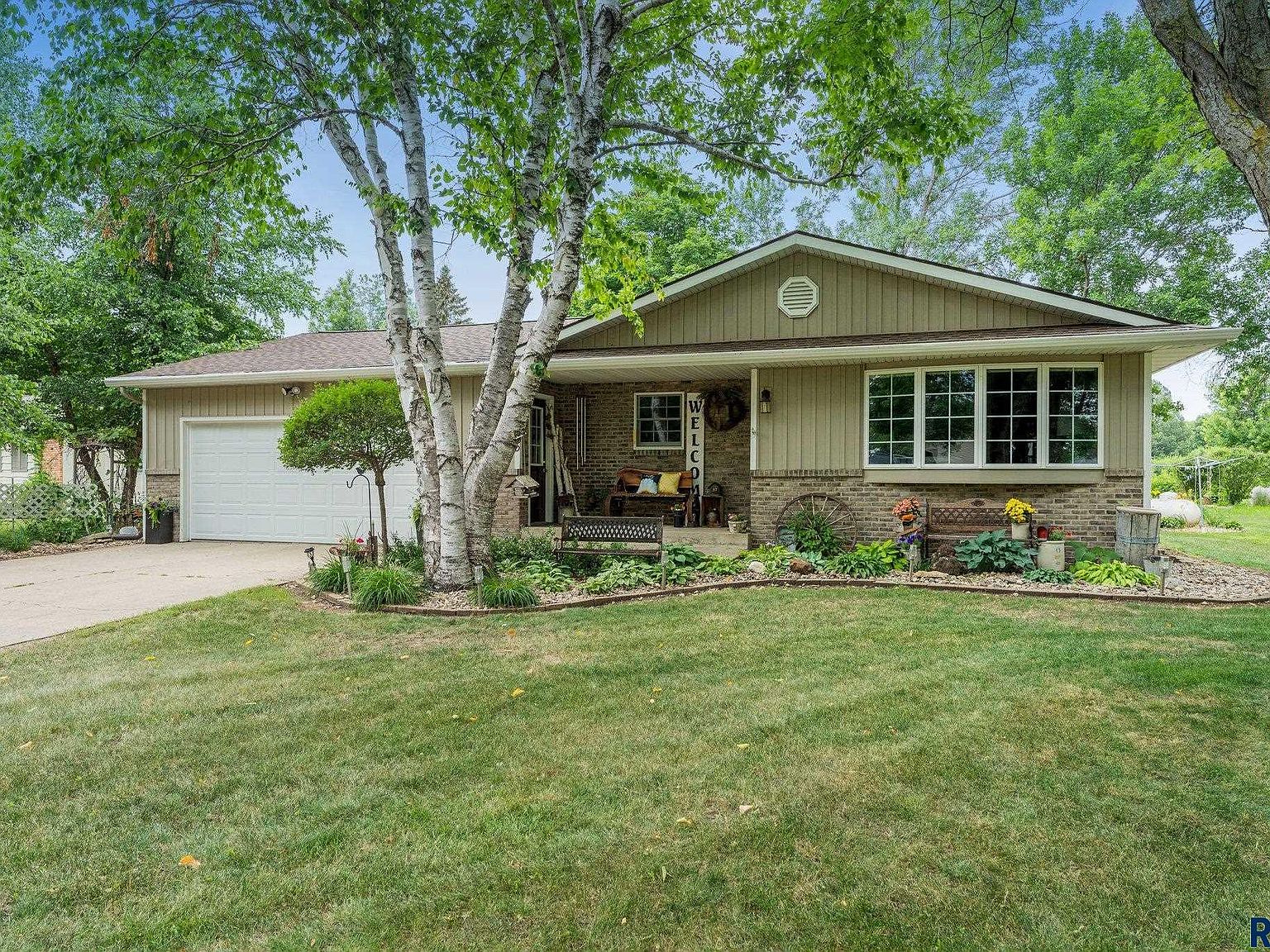 605 6th Ave W, Edgerton, MN 56128 MLS 22304679 Zillow