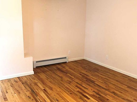 5th image of 182 W 15th St