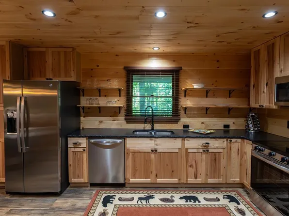 229 High Ridge Rd, Franklin, NC 28734