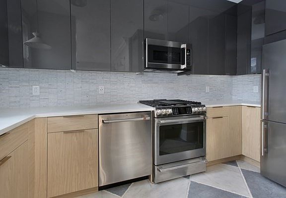 2nd image of 13 Lanark Rd #2