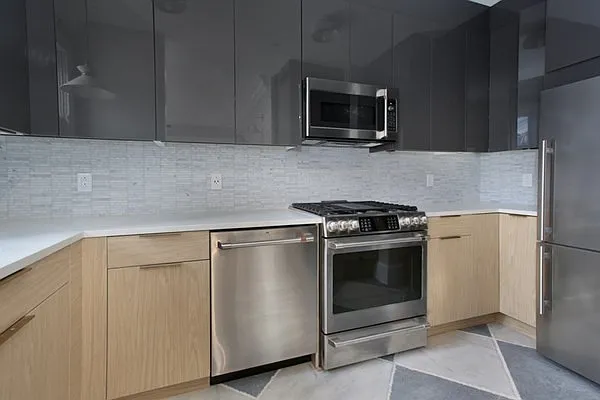 13 Lanark Rd #2 — Photo 2