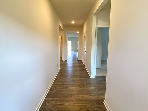 2nd image of 195 Daisy Dr