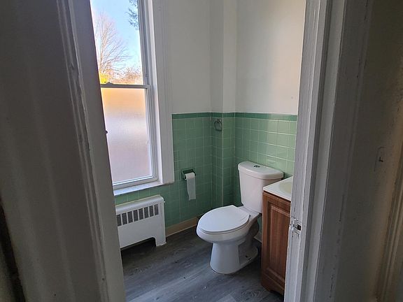 5th image of 131 East Ave