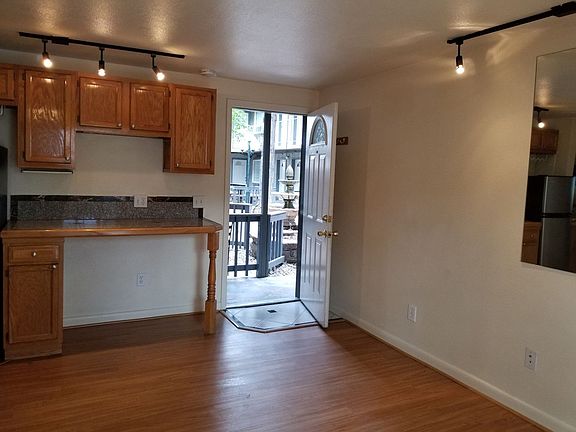 5th image of 640-680 S Lashley Ln #640-102