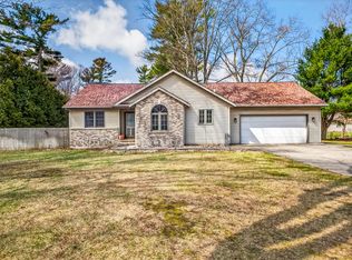 975 Glenwood Ave, Muskegon, MI 49445