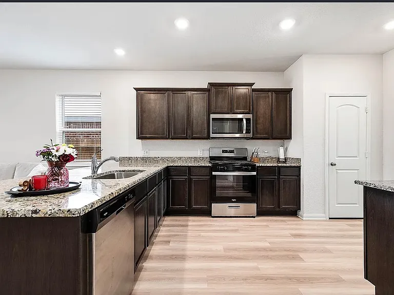 22402 Kennons Way — Photo 8