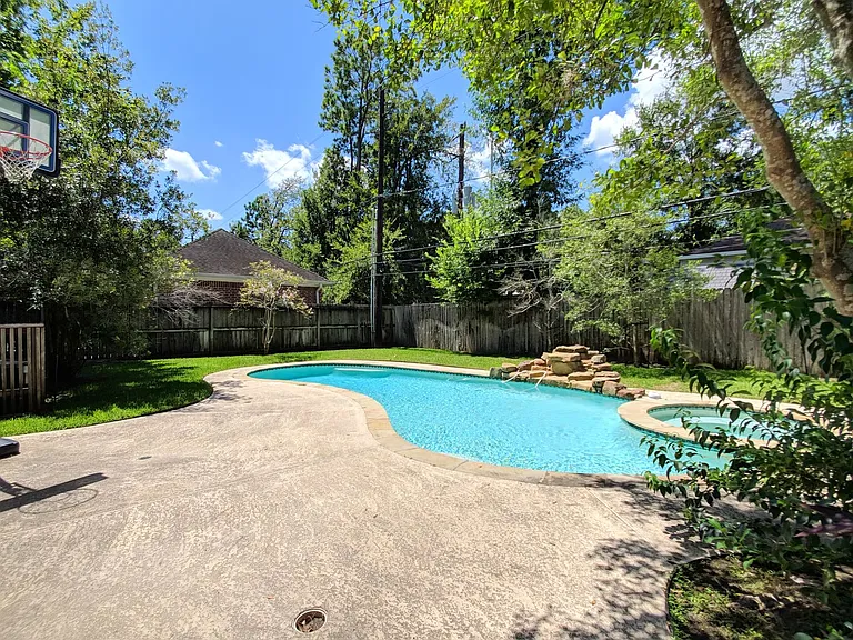 139 Haversham Dr — Photo 24