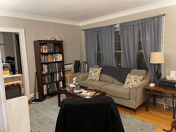 3rd image of 5058.5 N Wolcott Ave #S2