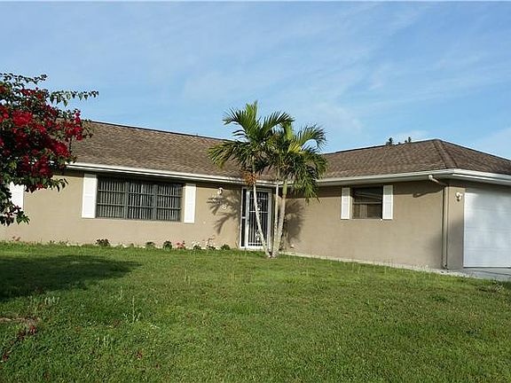 2nd image of 258 SE Whitmore Dr