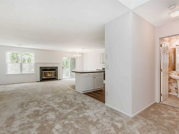 3rd image of 3104 Willow Pond Dr