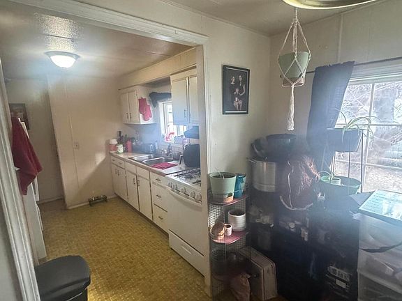 4th image of 1705 Etna St