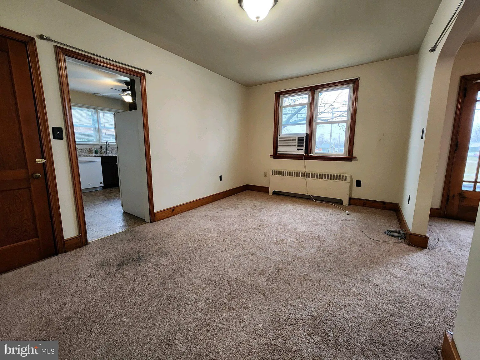 2 bed, 1.0 bath, 1200 sqft, $1,650 — Photo 2