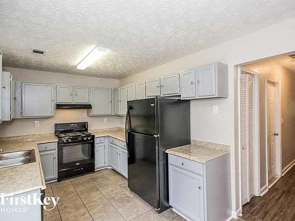 3rd image of 871 Pine Shoals Dr