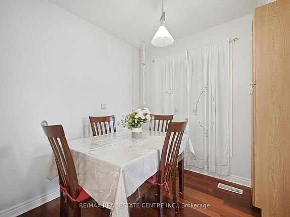 5th image of 71 Sultan Pool Dr