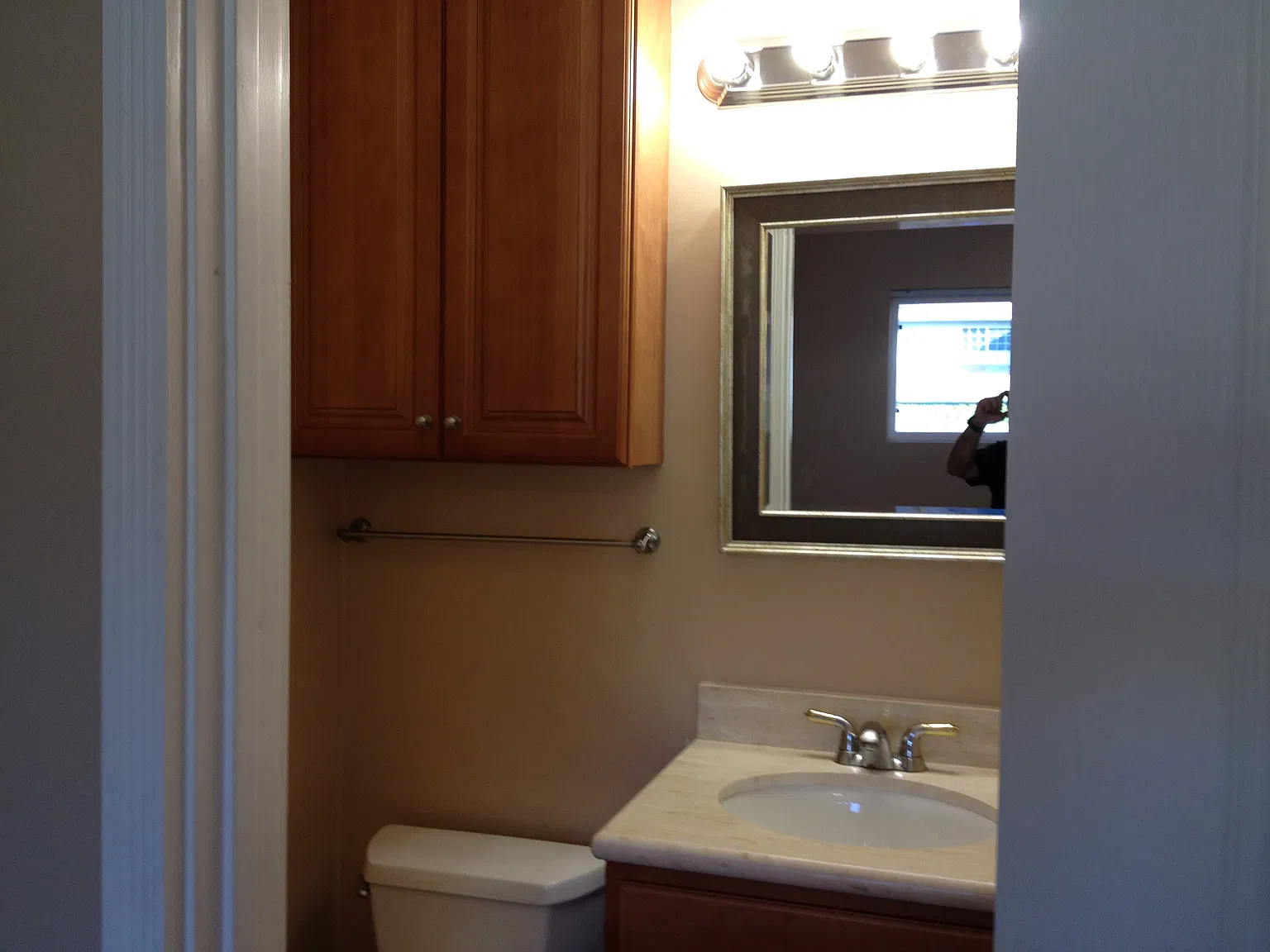 2 bed, 1.5 bath, 850 sqft, $2,450 — Photo 3