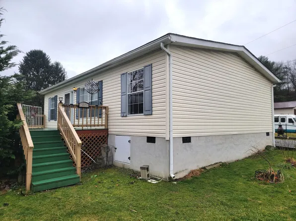 21 Escort Ln, Peterstown, WV 24963