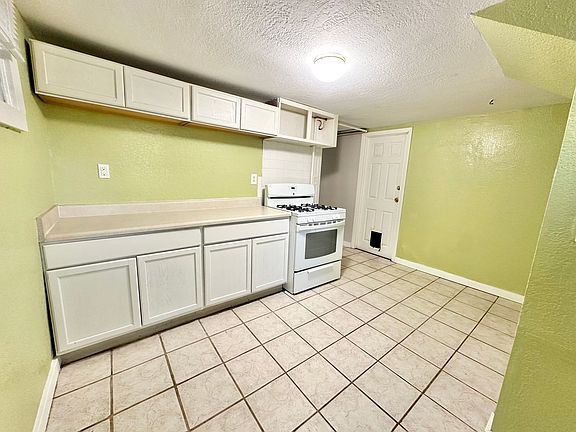 5th image of 1023 1/2 Laporte Ave