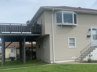 5 Suffolk Rd APT 2, Island Park, NY 11558