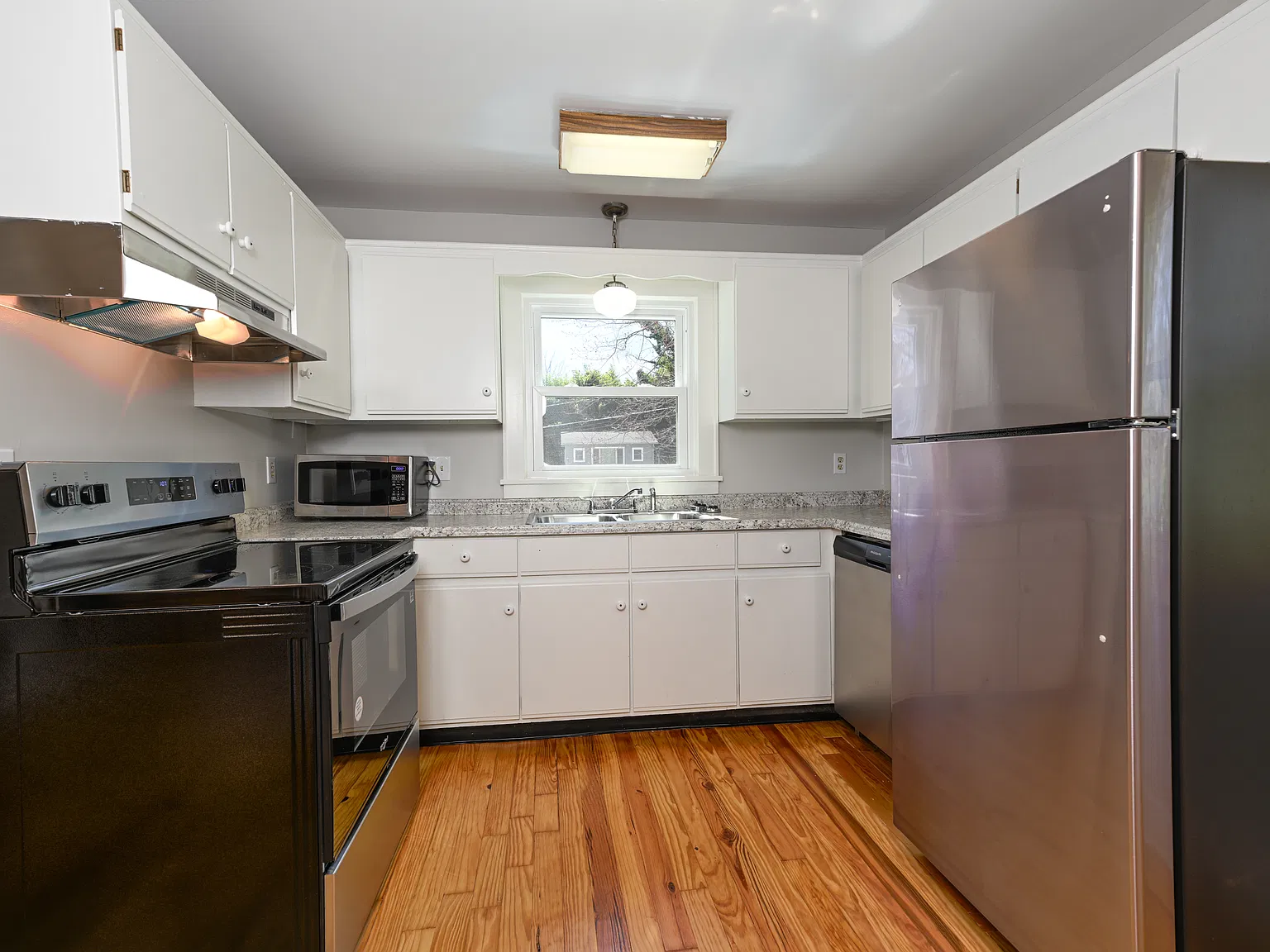 2 bed, 900 sqft, $1,550 — Photo 4