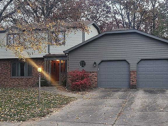 2nd image of 740 W Brookforest Dr