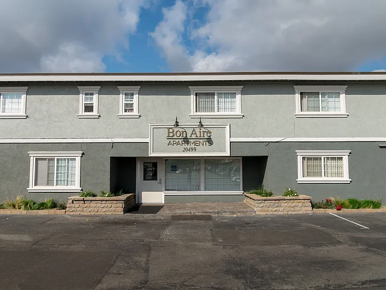 Bon Aire Apartments — Photo 88