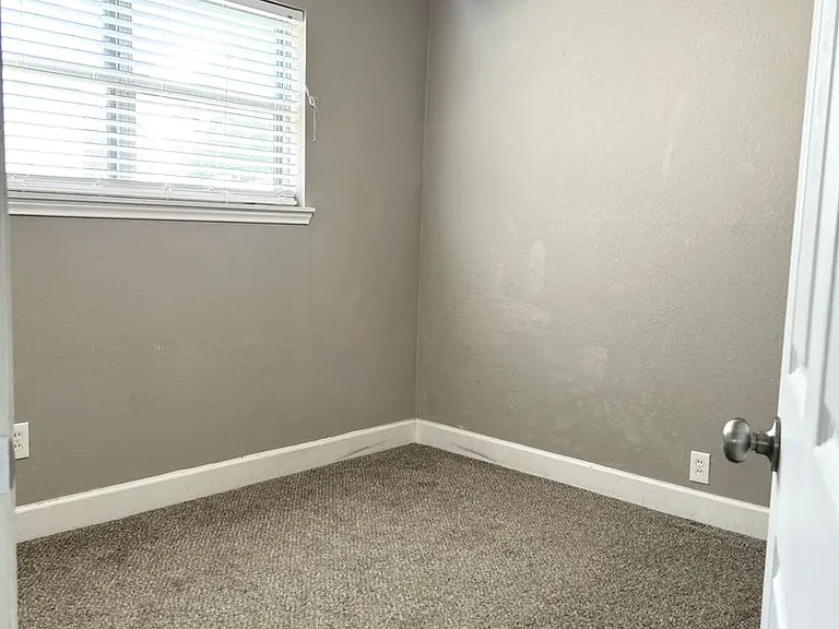 733 SW Sunnybrook Dr — Photo 12