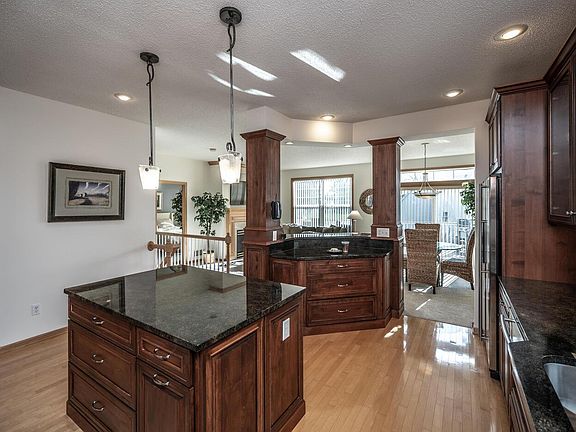 4th image of 15056 Dutchman Ct