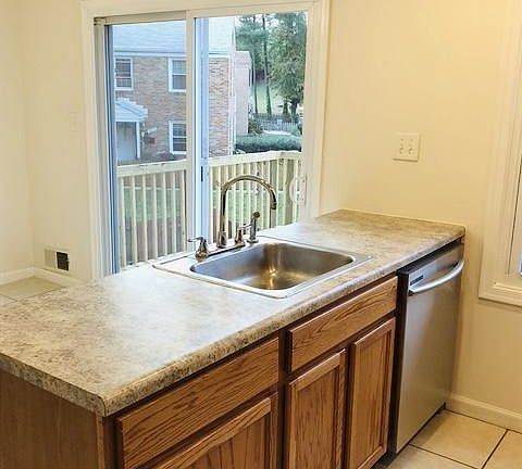 4th image of 2916 Wren Ct