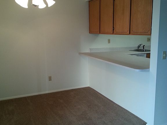 4th image of 907 Capital Ave SW