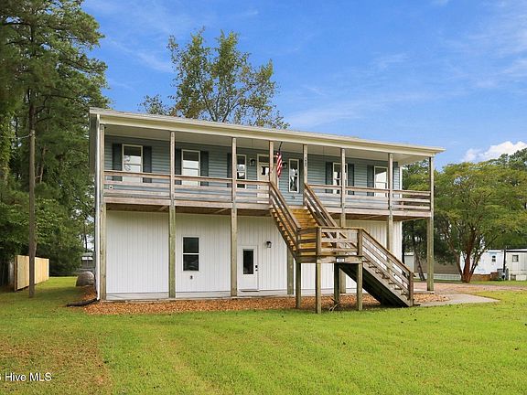 2nd image of 402 Gillikin Road