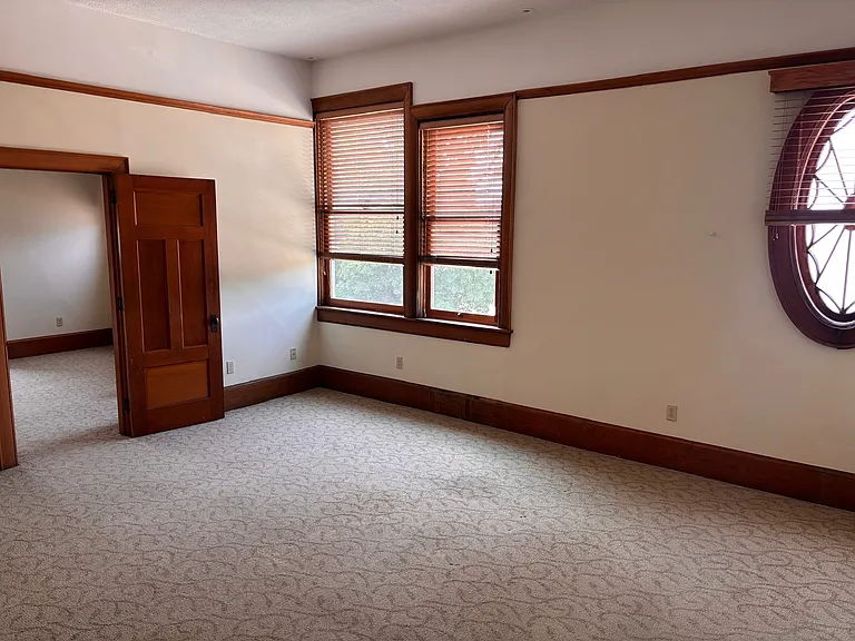 142 Main St E #3W — Photo 15