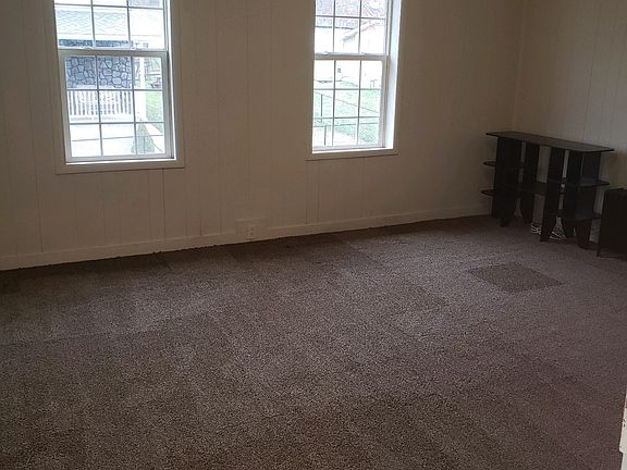 3rd image of 413 1st St